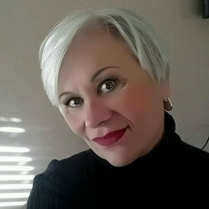 Meet your Posher, Debra